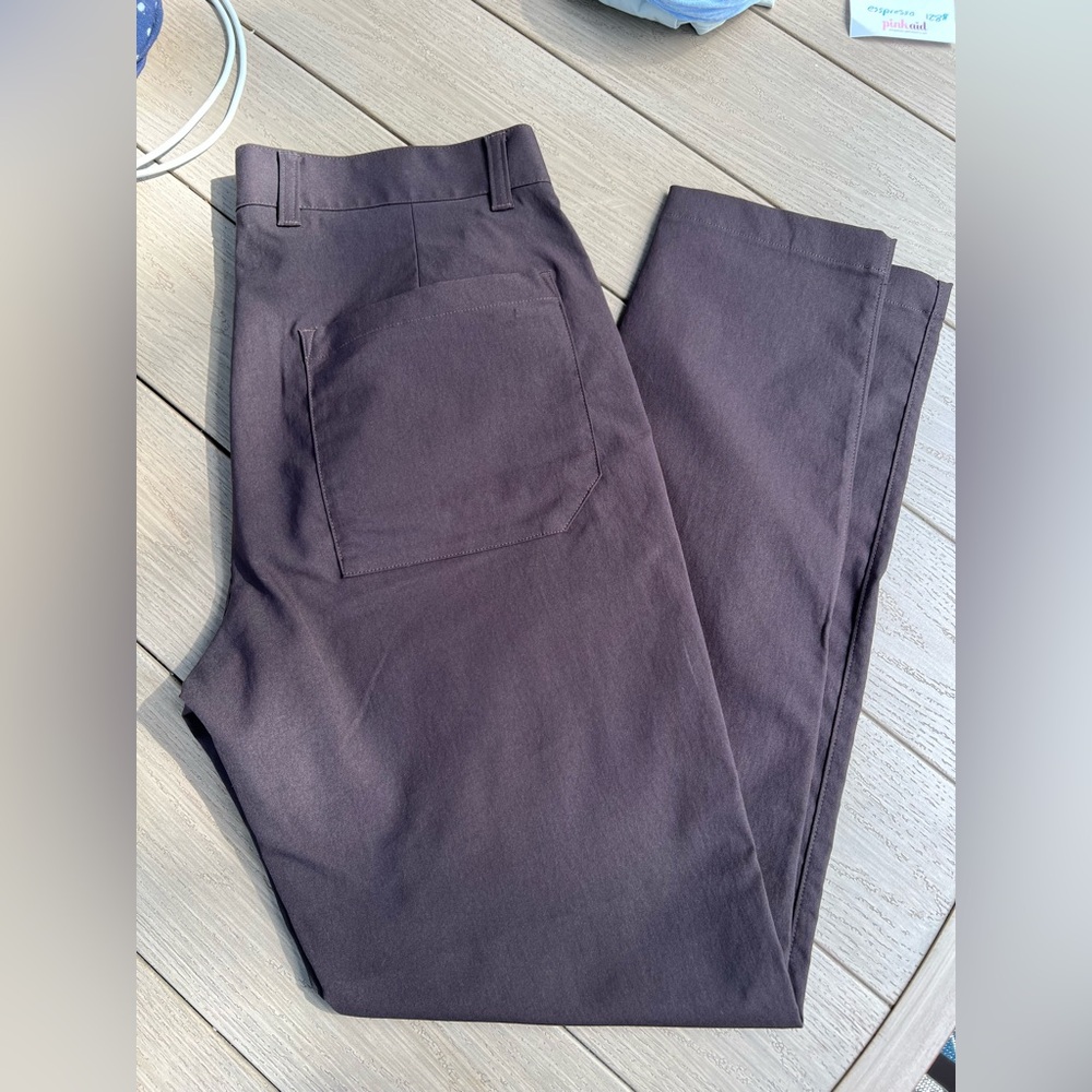 Lululemon Men’s Slim Tapered Trouser (Espresso)